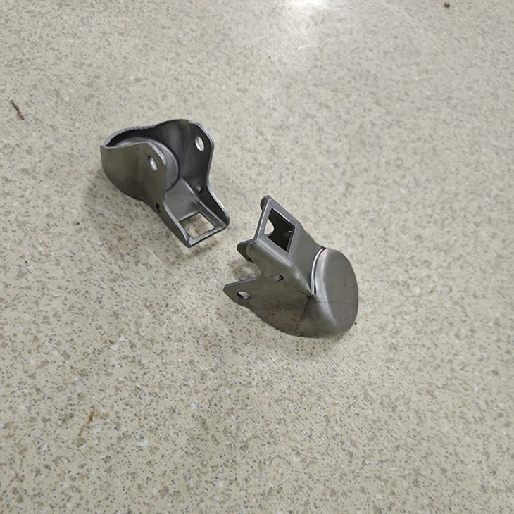 Industrial Heavy-Duty Caster Housing Stamping Die / Multi-Station Progressive Die For Caster Brackets factory